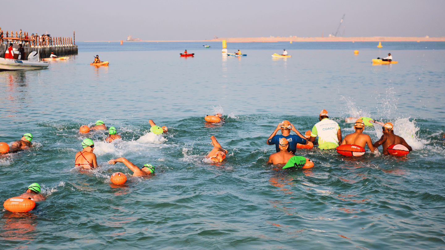 Учасники OCEANMAN World Final Championship 2025 готуються до старту запливу у відкритій воді в Дубаї